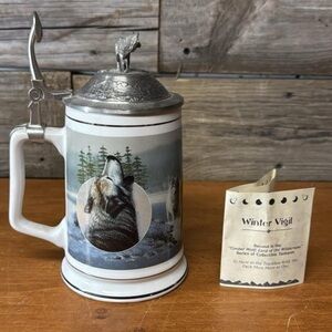 Winter Vigil Timberwolf Stein